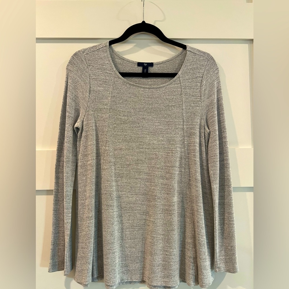 Gap grey lightweight crewneck sweater